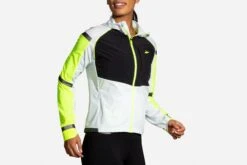 Brooks Women's Carbonite Jacket - Icy Grey/Black/Nightlife (221493030) -BROOKS Store 221493 030 MA Carbonite Jacket