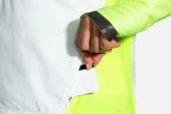 Brooks Women's Carbonite Vest - Icy Grey/Black/Nightlife (221498030) -BROOKS Store 221498 030 D2 Carbonite Vest