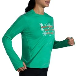 Brooks Women's Run Merry Distance Long Sleeve - Green/Run Merry (221563377) -BROOKS Store 221563 377 MV Run Merry Distance Graphic LS