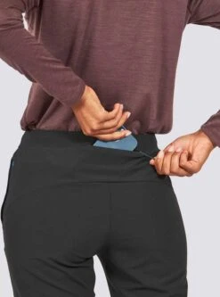 Janji Women's Mercury Track Pants - Midnight (WP03A-F21-MID) -BROOKS Store JANJI WP03A 05 MIDNIGHT 720x 62b31552 dffe 46c6 86d9 30cbee1c6d21