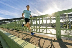 Topo Men's Ultrafly 3 -BROOKS Store M038.Cobalt Black 10