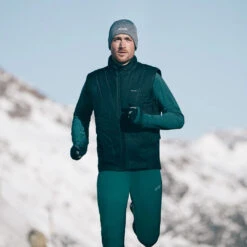 CEP Men's Winter Run Vest - Black (W0165R) -BROOKS Store W0165R LIFESTYLEIMAGE1 1800x1800 e6d77172 73a7 43e1 869b 3a0486acc27d