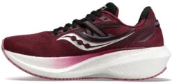 Saucony Women's Triumph 20 -BROOKS Store ezgif.com gif maker 2022 09 13T160023.507