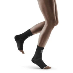 CEP Plantar Fasciitis Sleeve - Black/Gray (WO1DV3) -BROOKS Store ezgif.com gif maker 28 f7b9bc41 4f29 4e02 aea1 2e6ce600a497