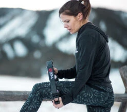 Roll Recovery R8 V2 Massage Roller - Carbon Black (4293) -BROOKS Store r8 2 1 b4e3c91f 5365 4f03 8b1b f47e74406bab